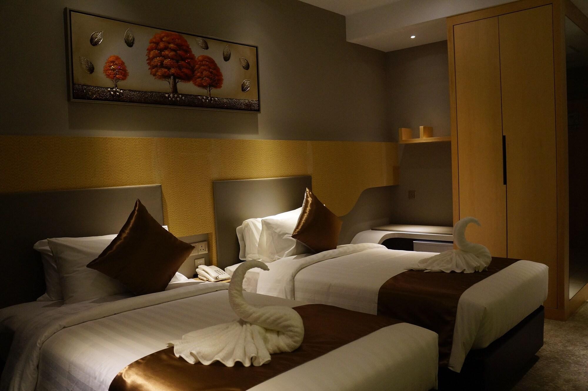 กรีน โฮเต็ล แอนด์ สวีท Hotel บินตูลู ภายนอก รูปภาพ