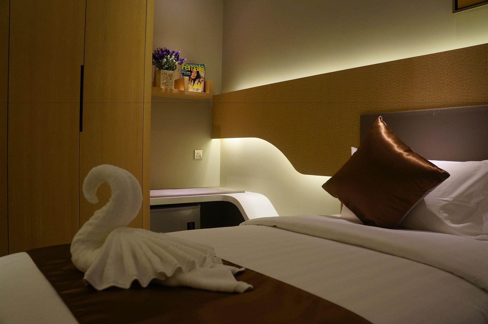 กรีน โฮเต็ล แอนด์ สวีท Hotel บินตูลู ภายนอก รูปภาพ