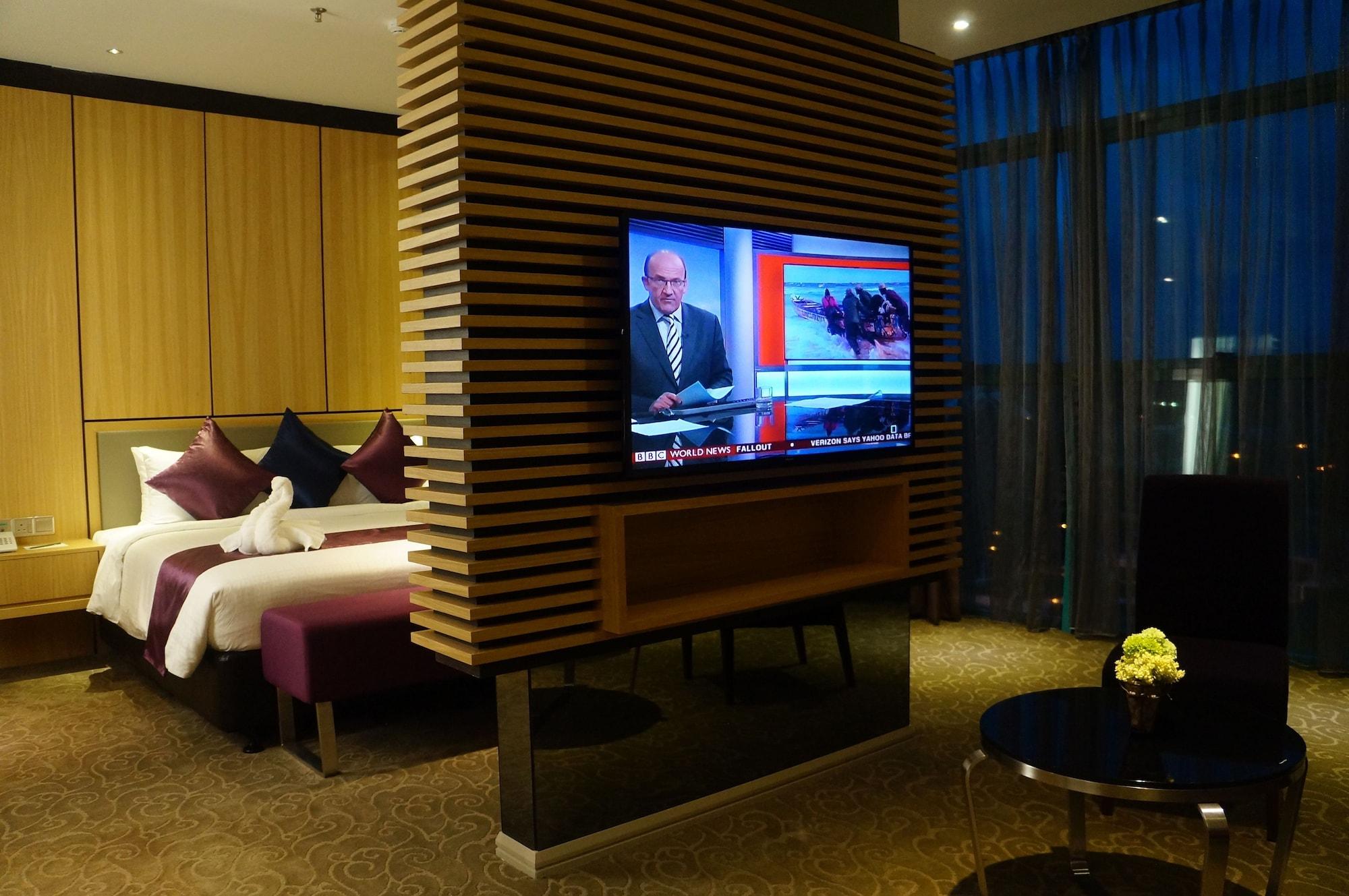 กรีน โฮเต็ล แอนด์ สวีท Hotel บินตูลู ภายนอก รูปภาพ