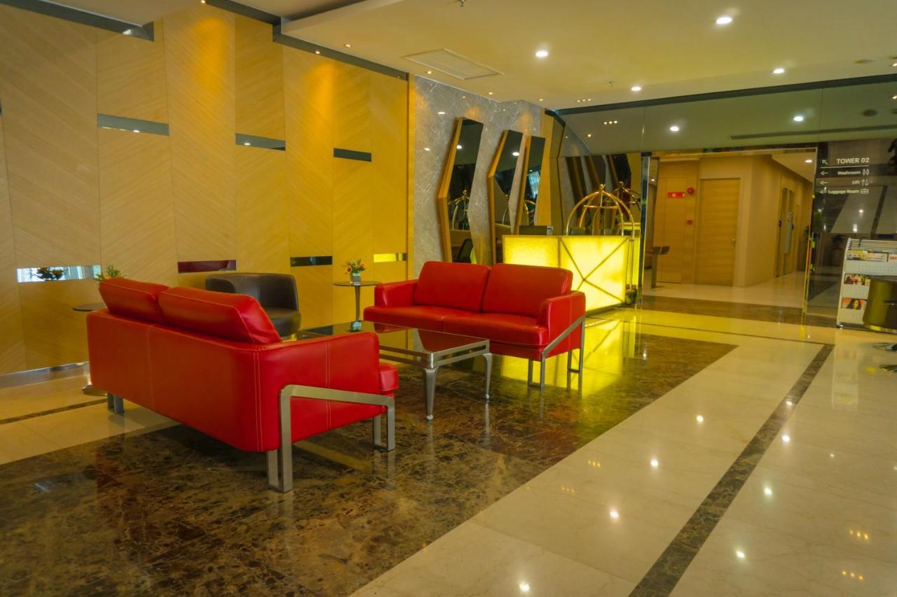 กรีน โฮเต็ล แอนด์ สวีท Hotel บินตูลู ภายนอก รูปภาพ